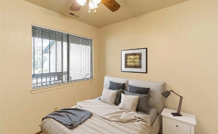 Building Photo - 786 Dorothy Way