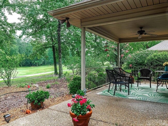 Building Photo - Spacious 3 Bedroom/2 Bath with views of the Ponce De Leon Golf course