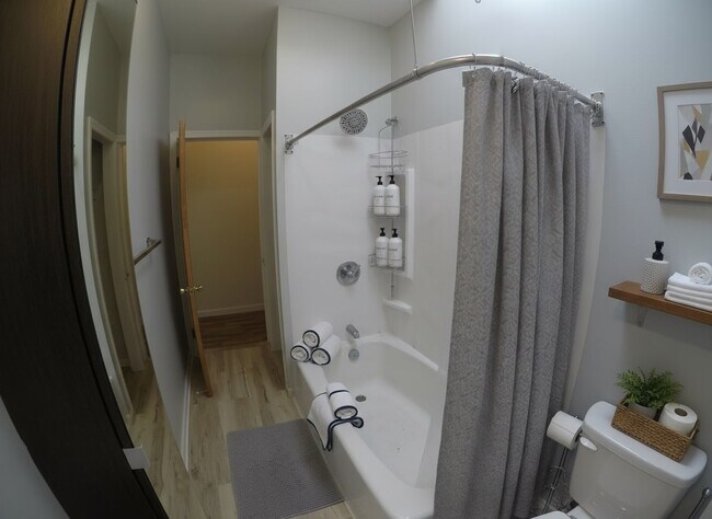 Building Photo - 2516 E Lehigh Ave