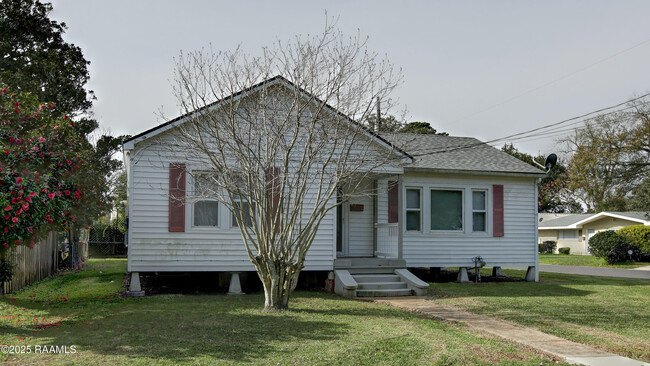 Building Photo - 241 Henry St