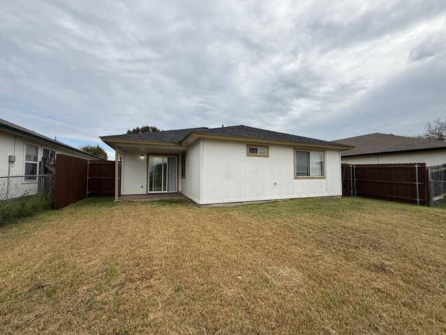 Building Photo - 2718 Blackburn Dr