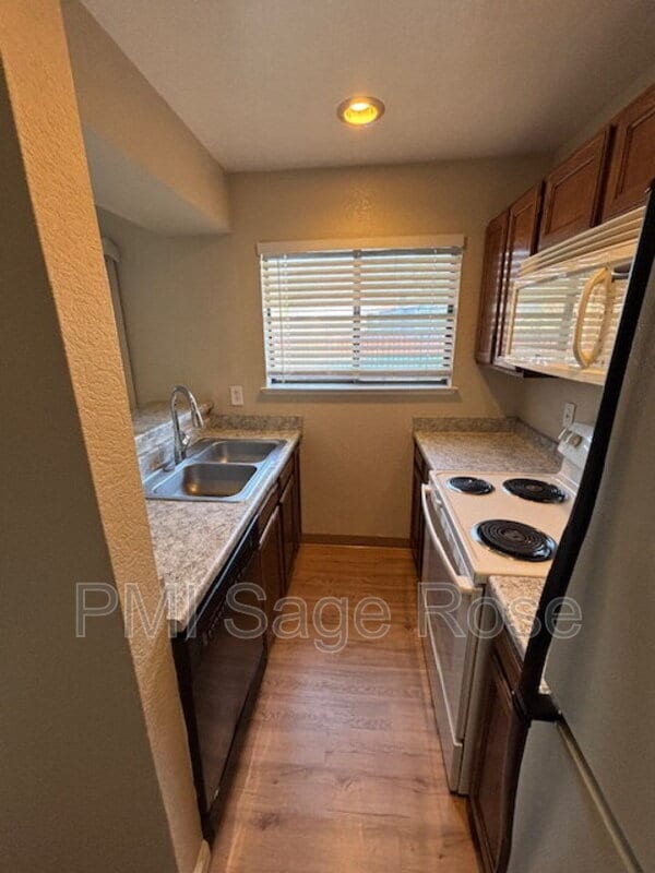 Building Photo - 3192 Bristle Branch Dr