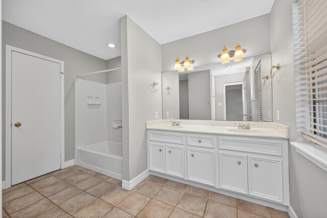 Building Photo - 1714 Corral Dr