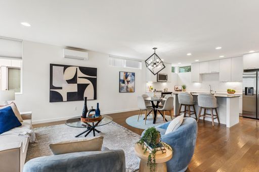 Building Photo - Stand-Alone Modern Home with Elliott Bay Views
