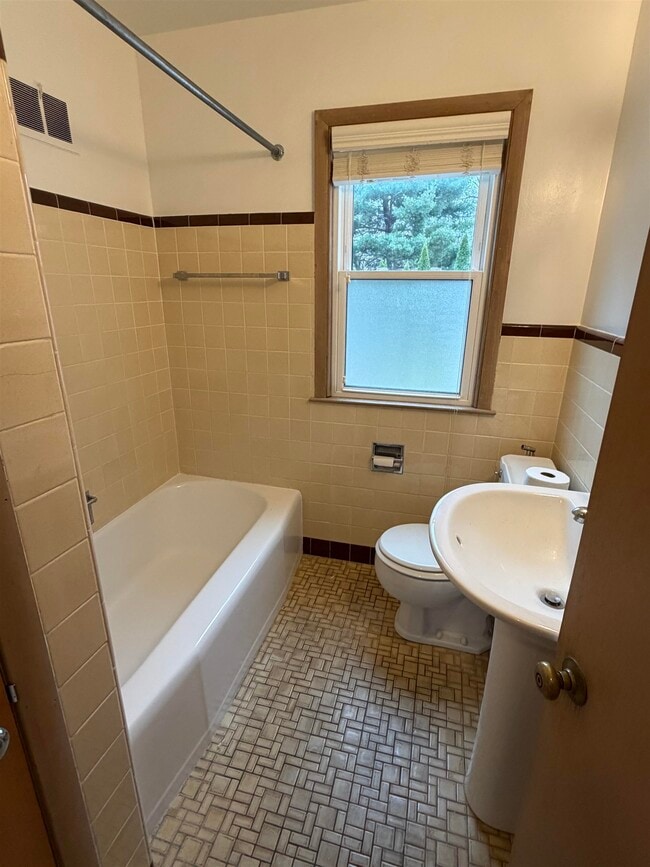 Building Photo - 529 W Olin Ave