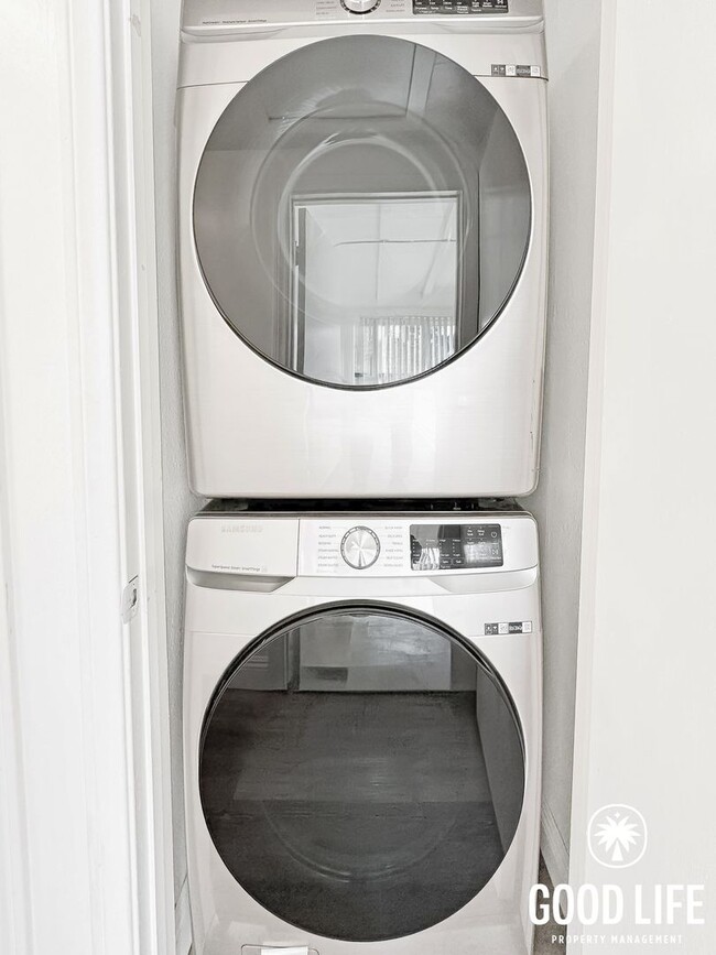 Building Photo - Spacious 4-Bed, 2-Bath Anaheim Duplex with Modern Amenities & Large Backyard + Assigned Parking