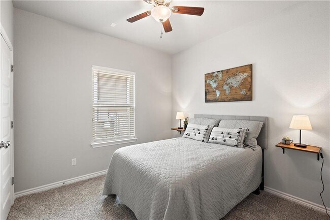 Building Photo - 205 Syrah Ct