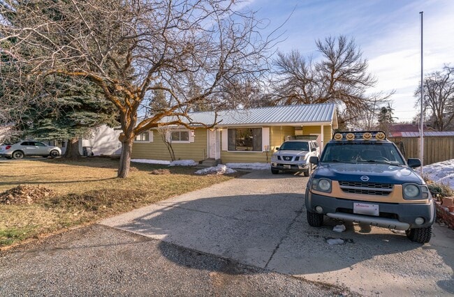 Building Photo - 3 Bedroom 1.5 Bath