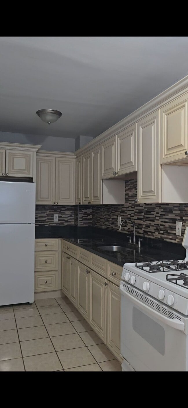 Building Photo - Residences at Lafayette LLC- 176 Lafayette