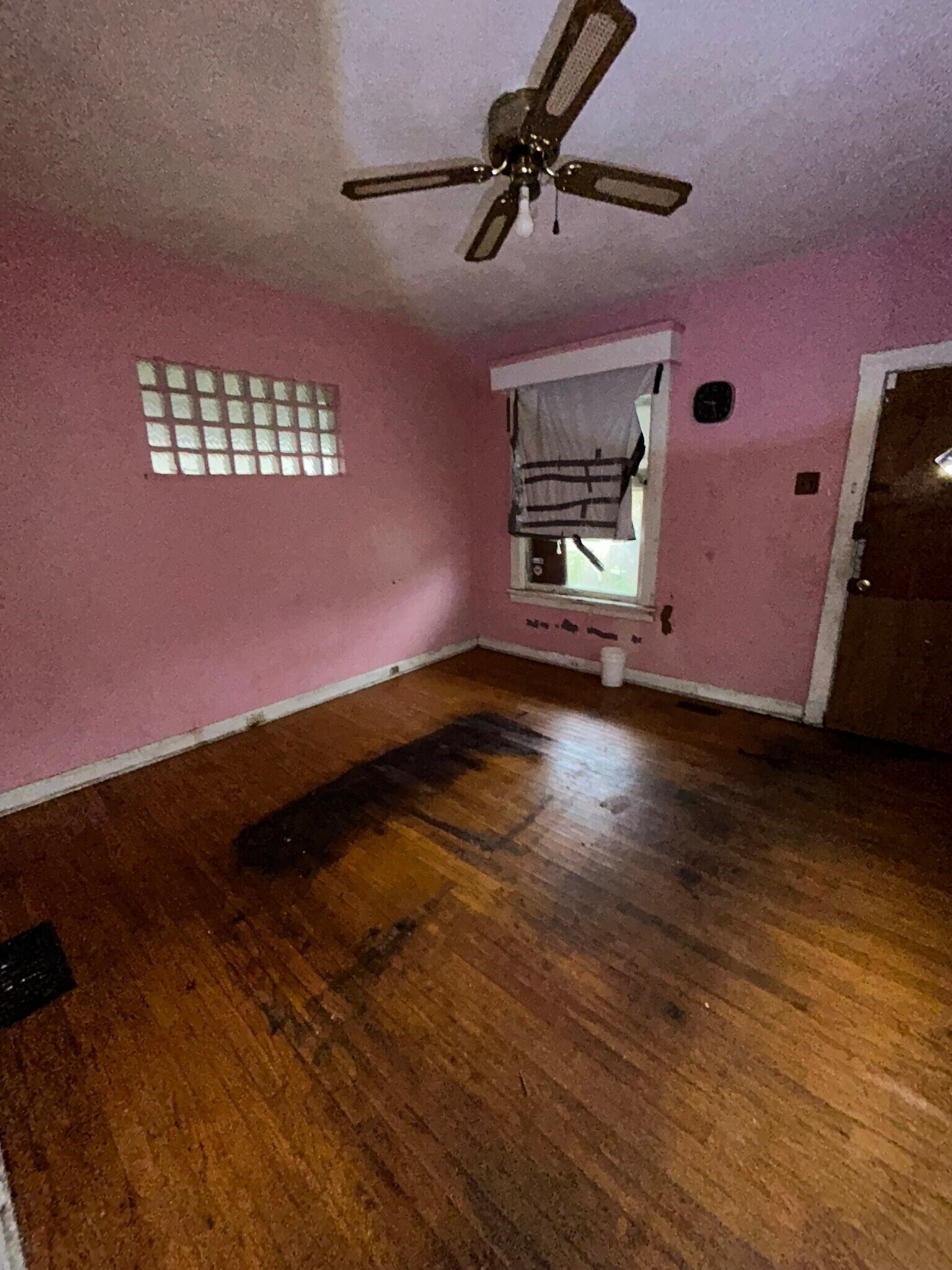 Building Photo - 4922 Davison Ave
