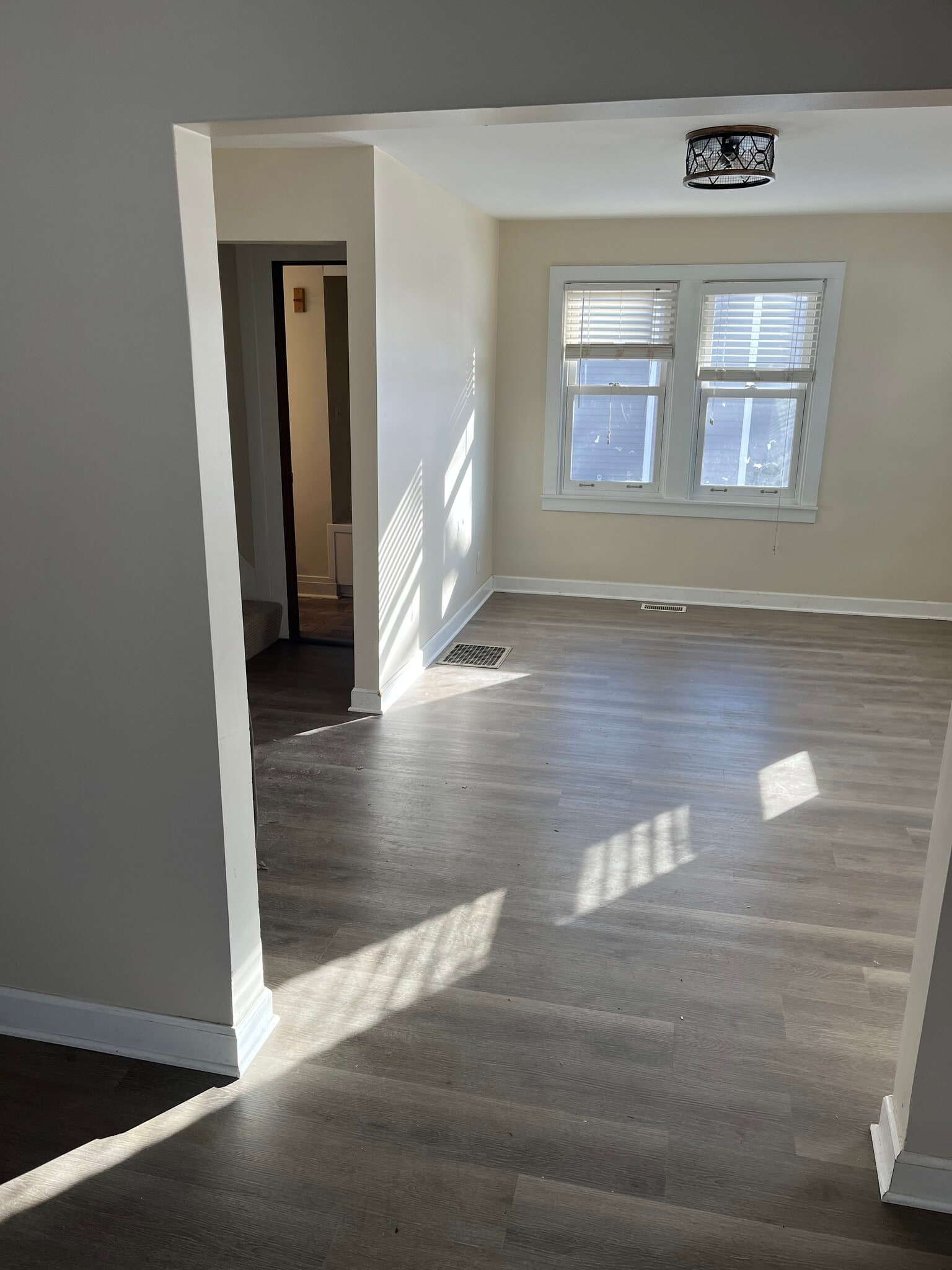 Building Photo - 379 N Lake St