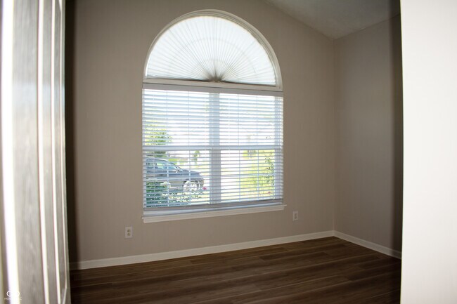 Building Photo - 13926 Forum Meadows Dr