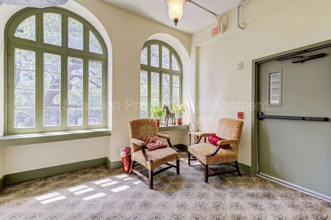 Building Photo - 2700 Albany St