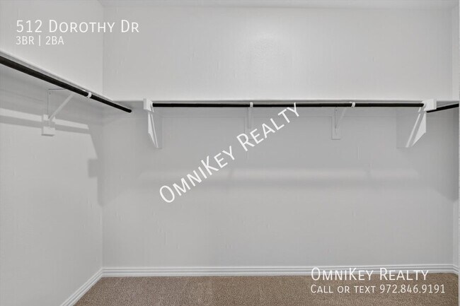 Building Photo - 512 Dorothy Dr