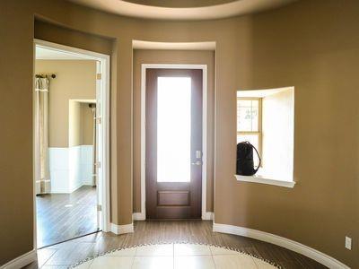 Building Photo - 2101 Southcreek Dr