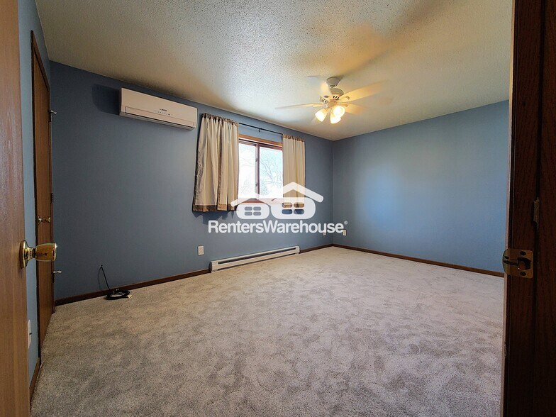 Building Photo - 317 Nicole Ln