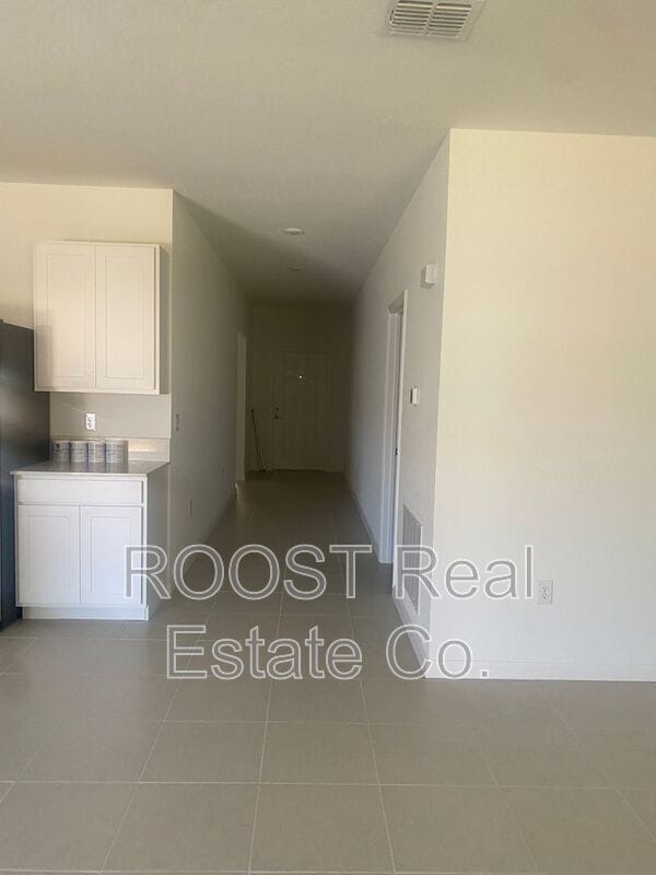 Building Photo - 1541 Newport St SE