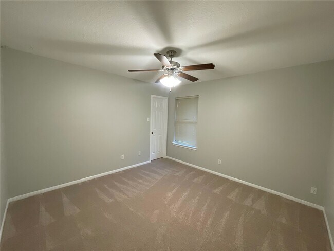 Building Photo - 7110 Pembrough Ln