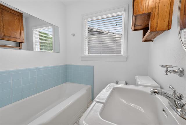 Building Photo - 3021 Ryan Pl Dr