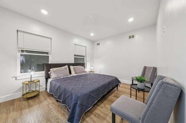 Building Photo - 183 Gates Ave