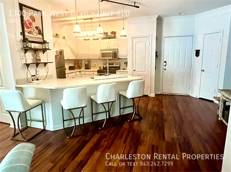 Building Photo - 1300 Park W Blvd