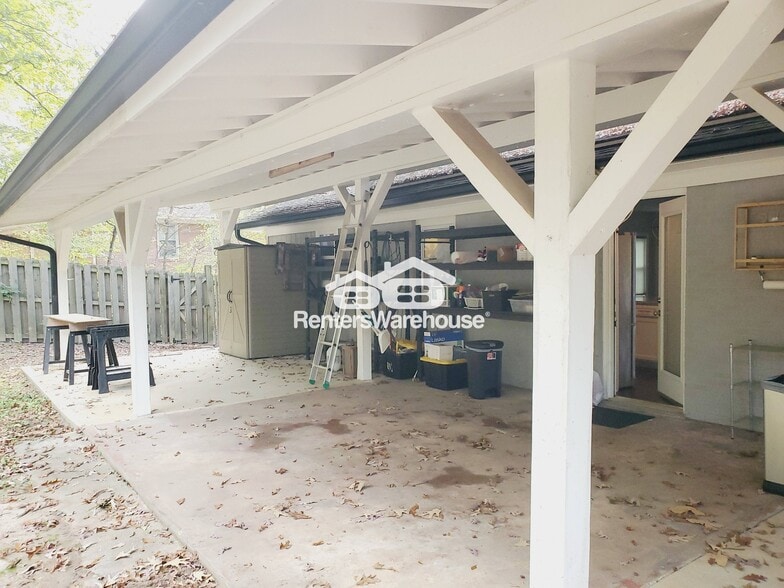 Building Photo - 5785 Crabapple Dr SW