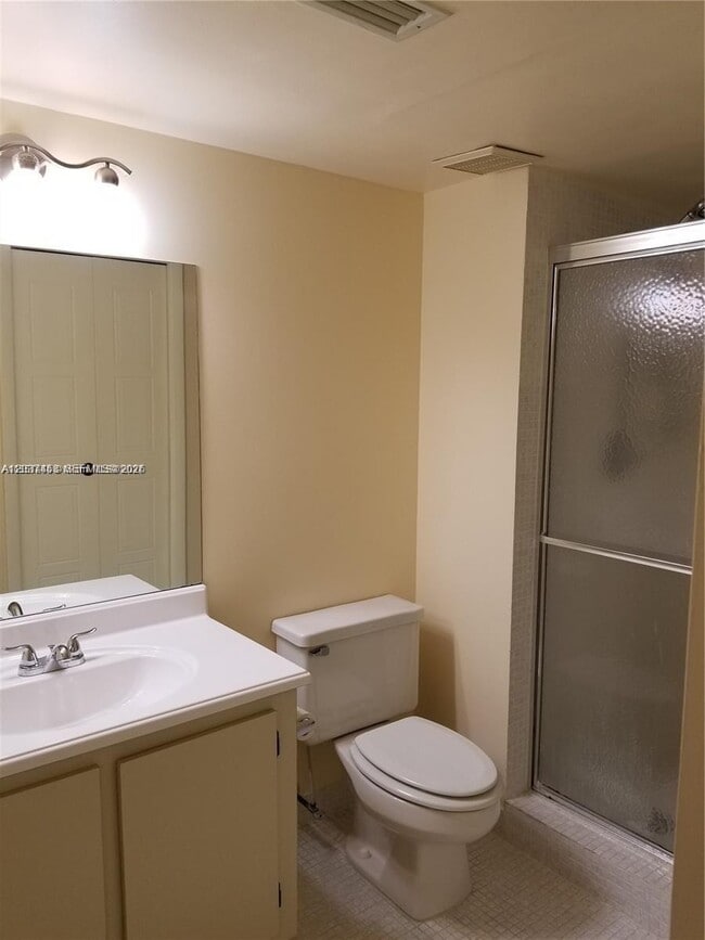 Building Photo - 369 Lakeview Dr