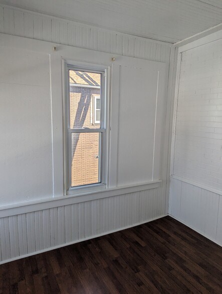 Building Photo - 435 Parker St