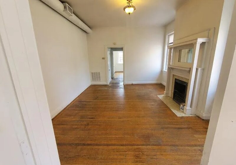 Building Photo - 421 W Grace St