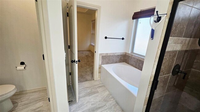 Building Photo - 1801 Savannah Ln