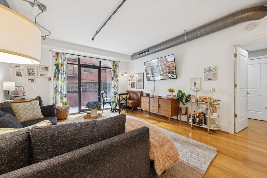 Living Room - 1440 Church St NW