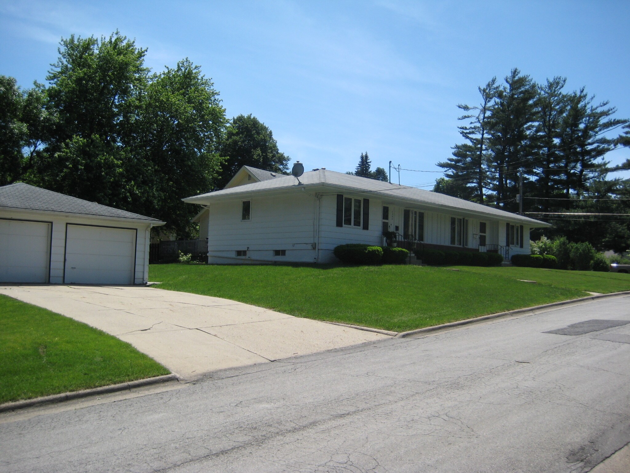 garage - 1342 Pleasant View Dr