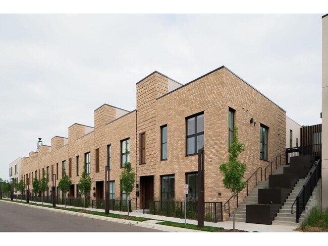 Building Photo - 100 West Dr