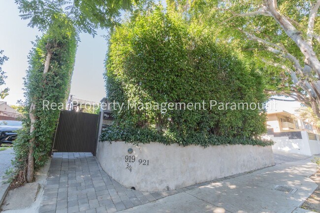 Primary Photo - 919 N Stanley Ave