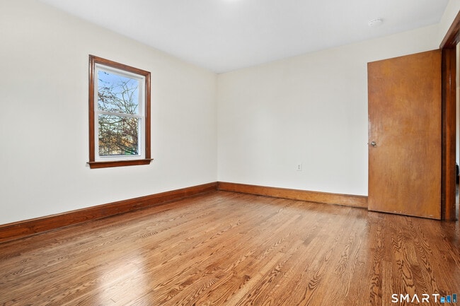 Building Photo - 56 Beaver Brook Rd