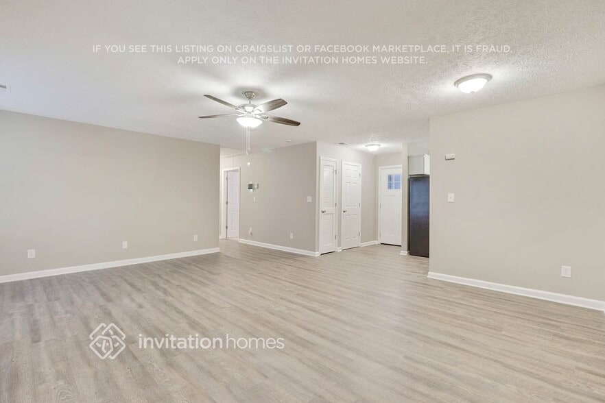 Building Photo - 626 Waynes Ct SE