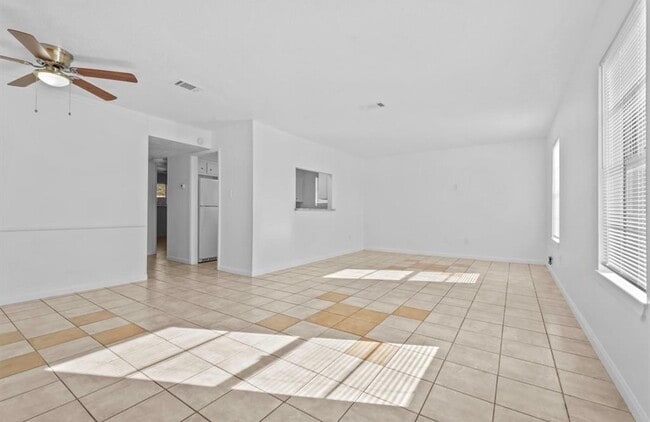 Building Photo - 3428 Lantern Ln