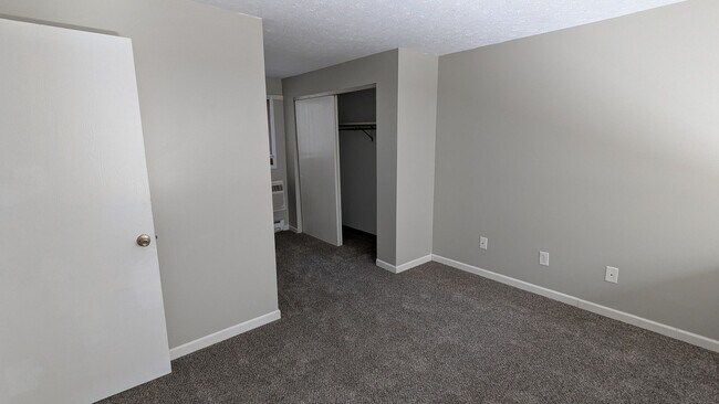 Building Photo - MN Cedar Village (857)