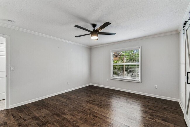 Building Photo - 3122 W Hartnett Ave
