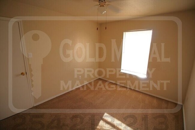 Building Photo - 1708 Spring Rose Cir