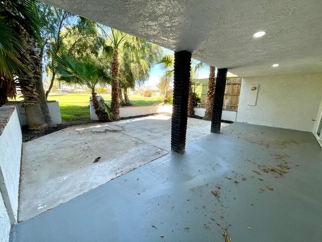 Building Photo - Gorgeous 2-Story Home with Golf Course Views and Modern Amenities!