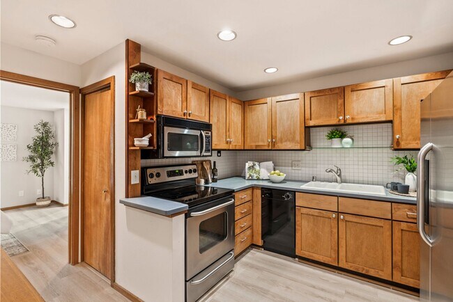 Building Photo - Embassy Condominiums - North Capitol Hill