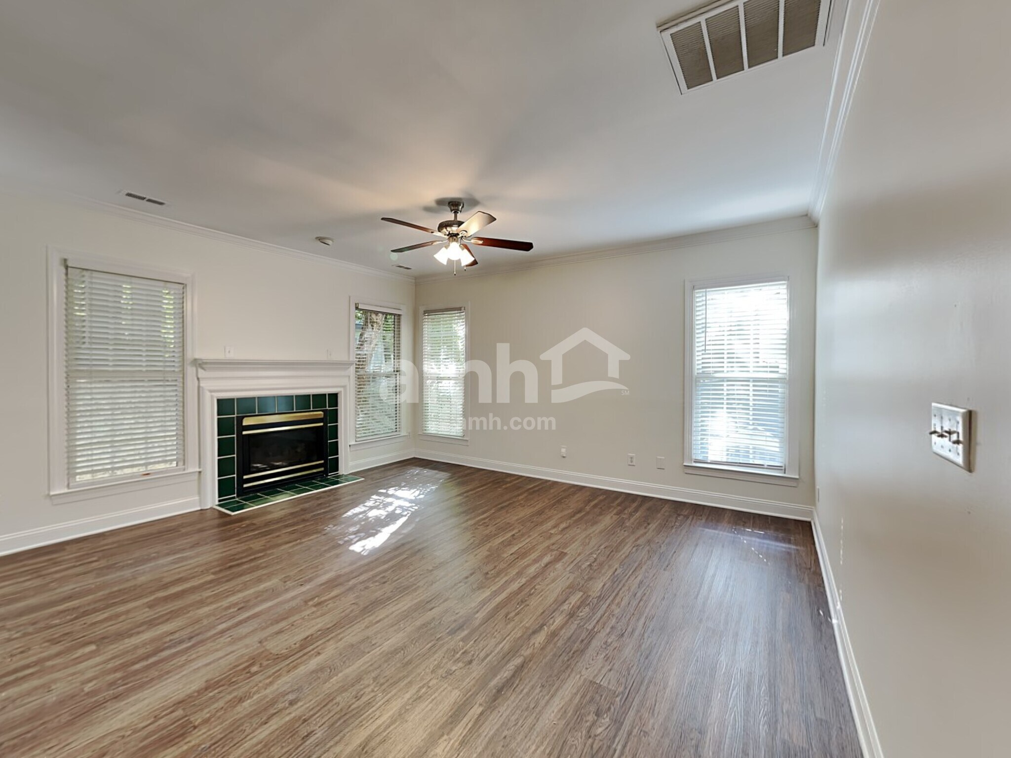 Building Photo - 7809 Hollow Oaks Ln