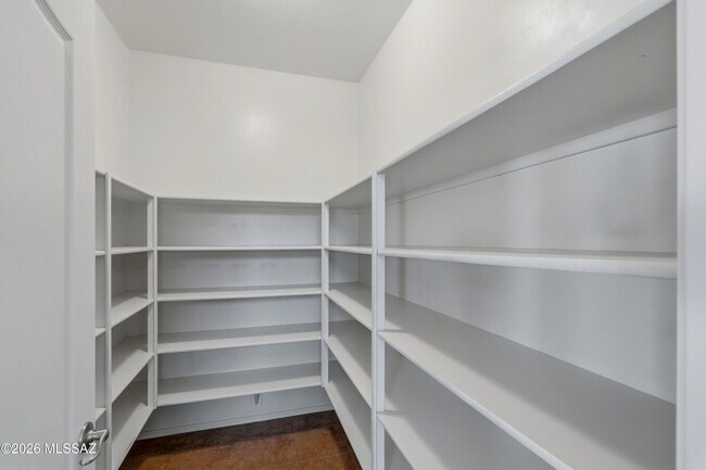 Building Photo - 677 W Pizzicato Ln