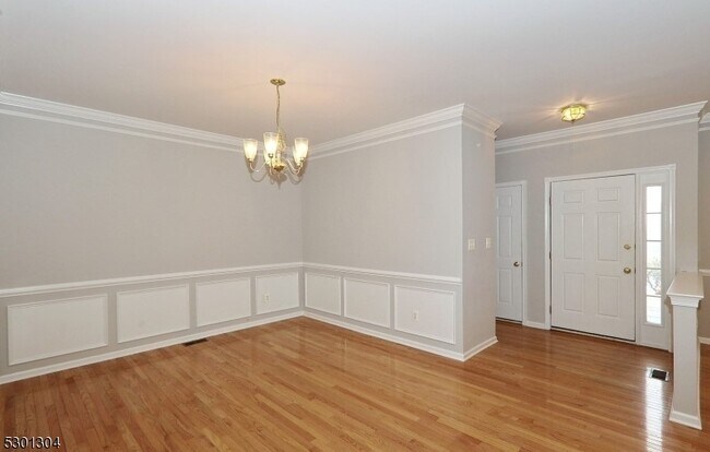 Building Photo - 67 Patriot Hill Dr