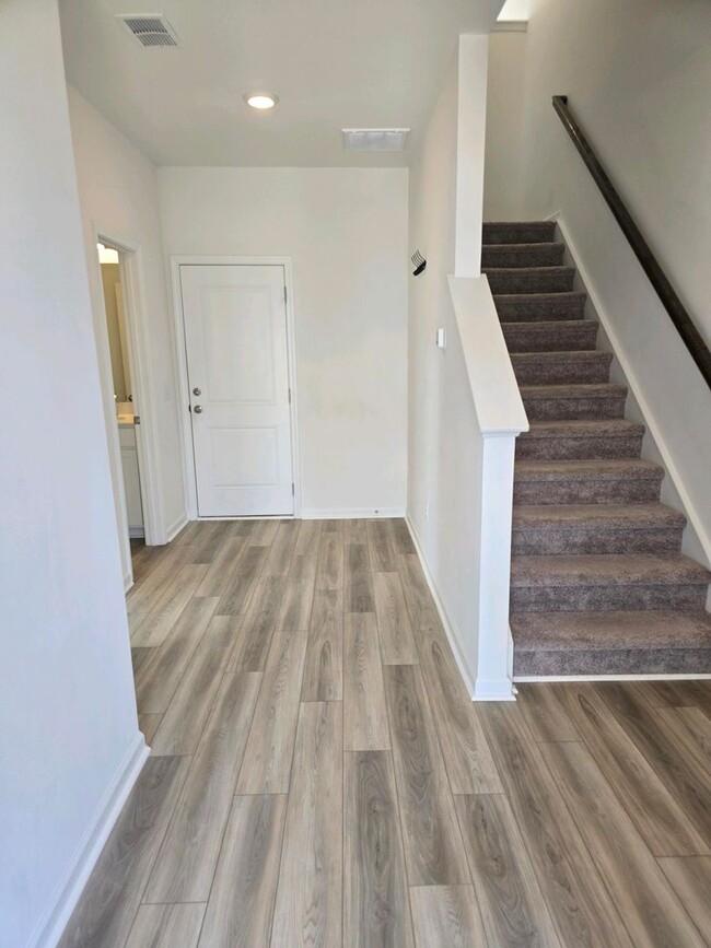 Building Photo - *Special offer $250 off first months rent!...