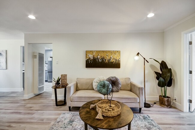 Building Photo - Beautifully Remodeled 3 Bedroom Home Near Stanford & Major Tech Campuses!