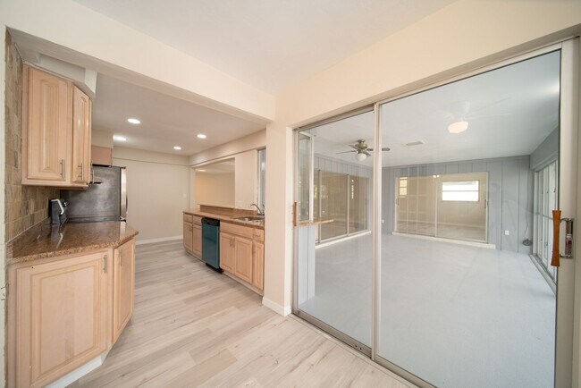 Building Photo - Welcome to your dream rental in Cape Coral! This fully remodeled, MONTH TO MONTH available home.