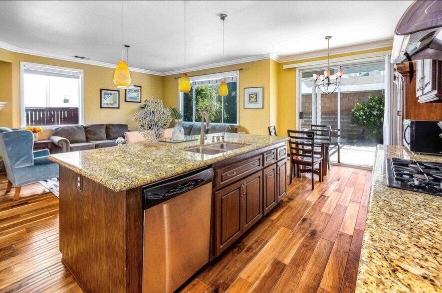 Building Photo - 13215 River Oaks Dr