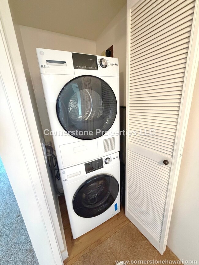 Building Photo - 990 Ala Nanala St